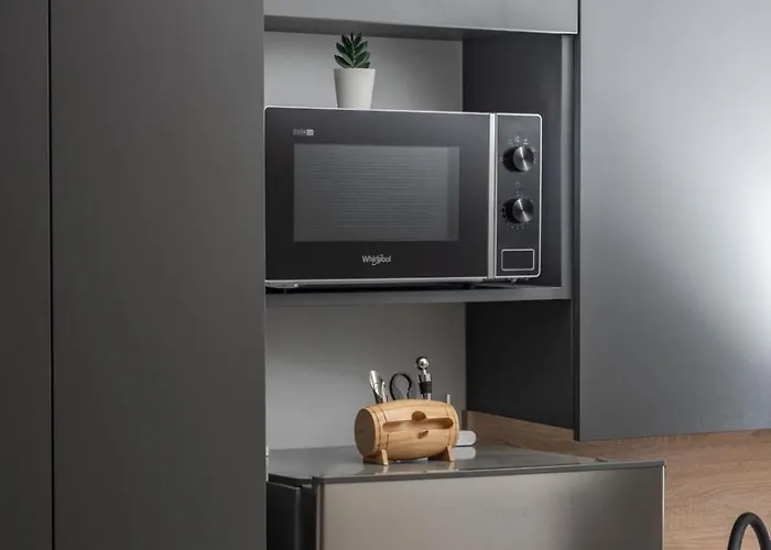 Apartment Modesty Split