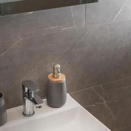 Modesty アパート *